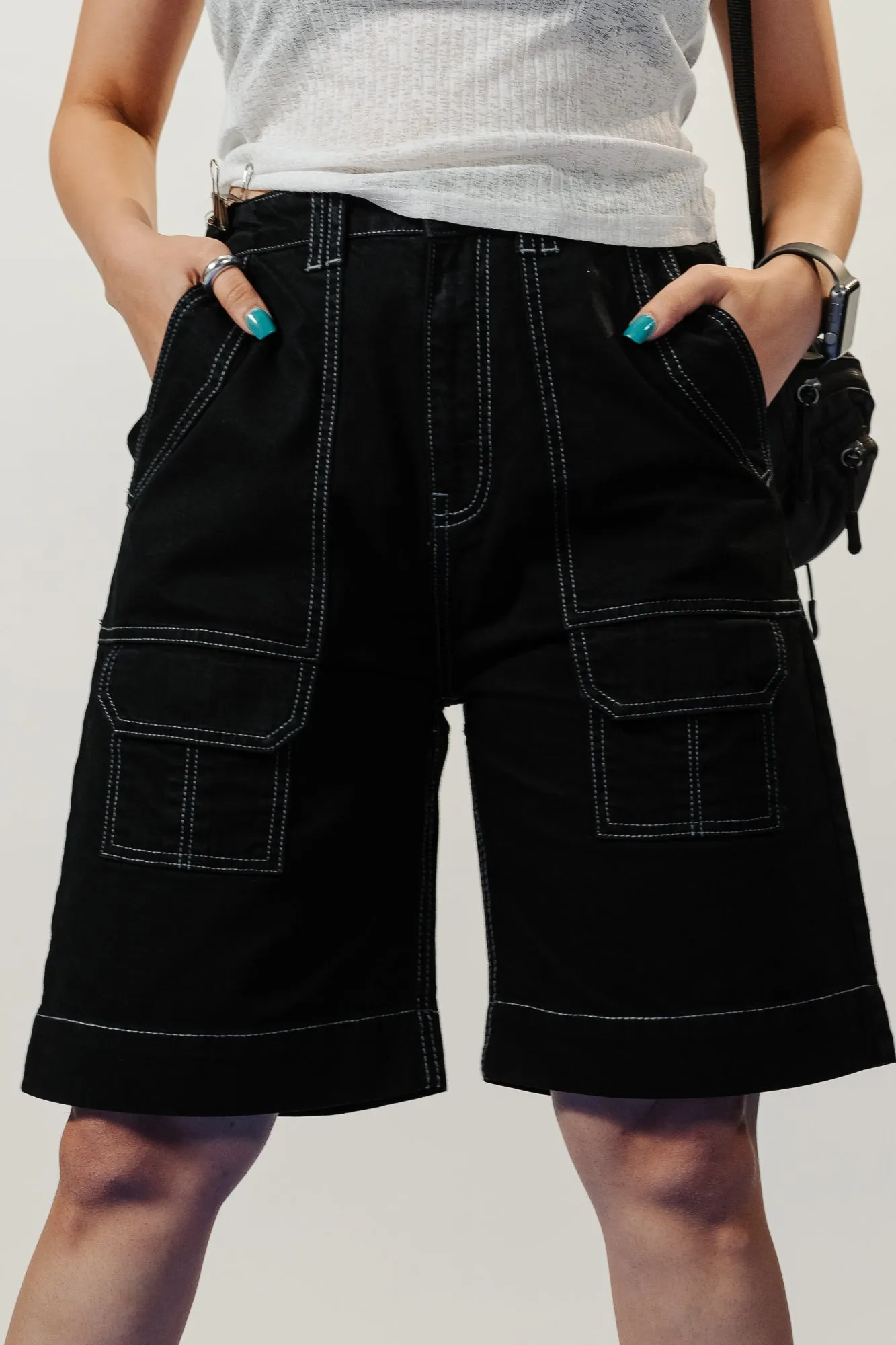 Denim Contrast Stitch Curve Black Shorts