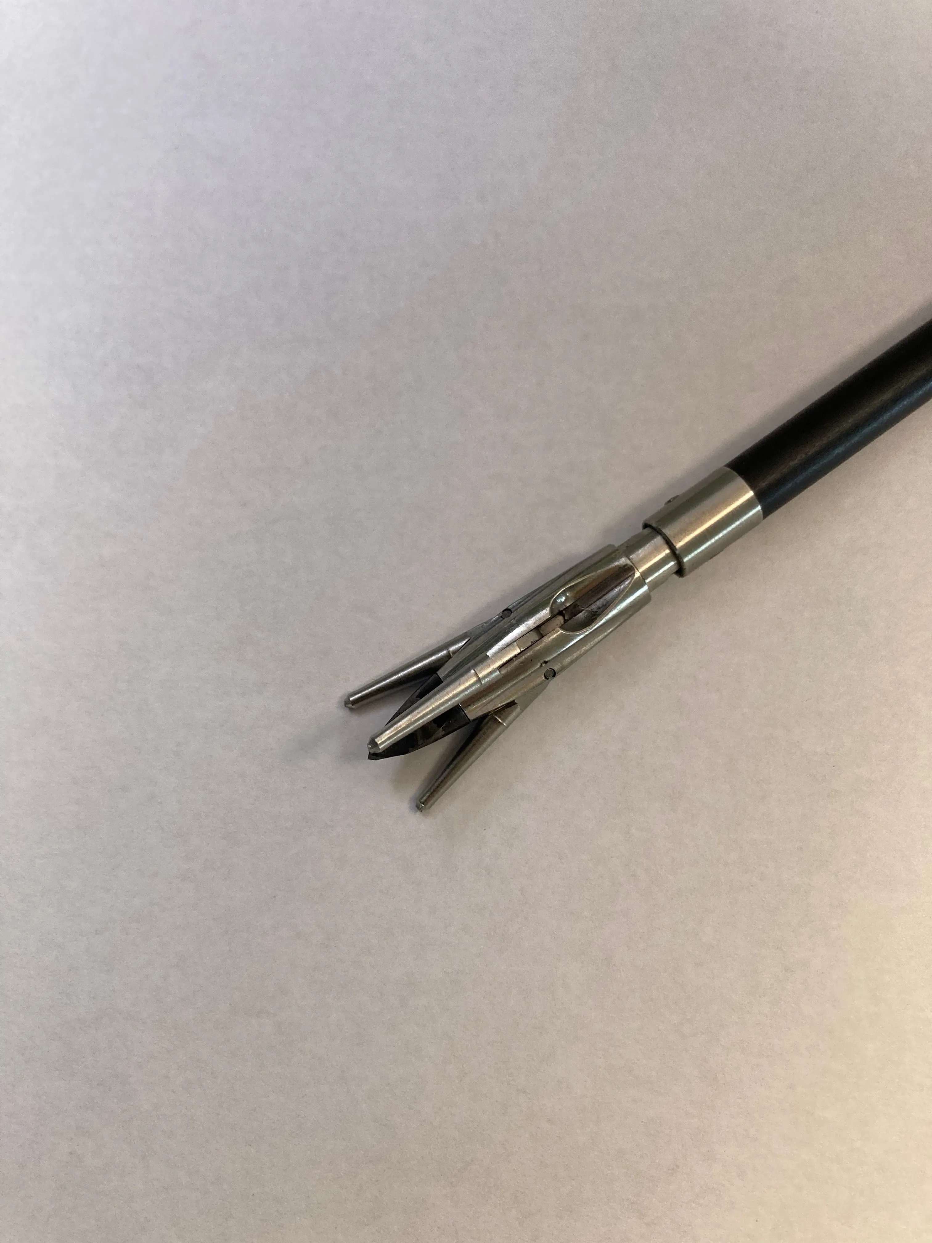Harsh Lock 3.3 tie to the back arrow * please note Standard Safety slides will not fit  (.350 in diameter shaft)