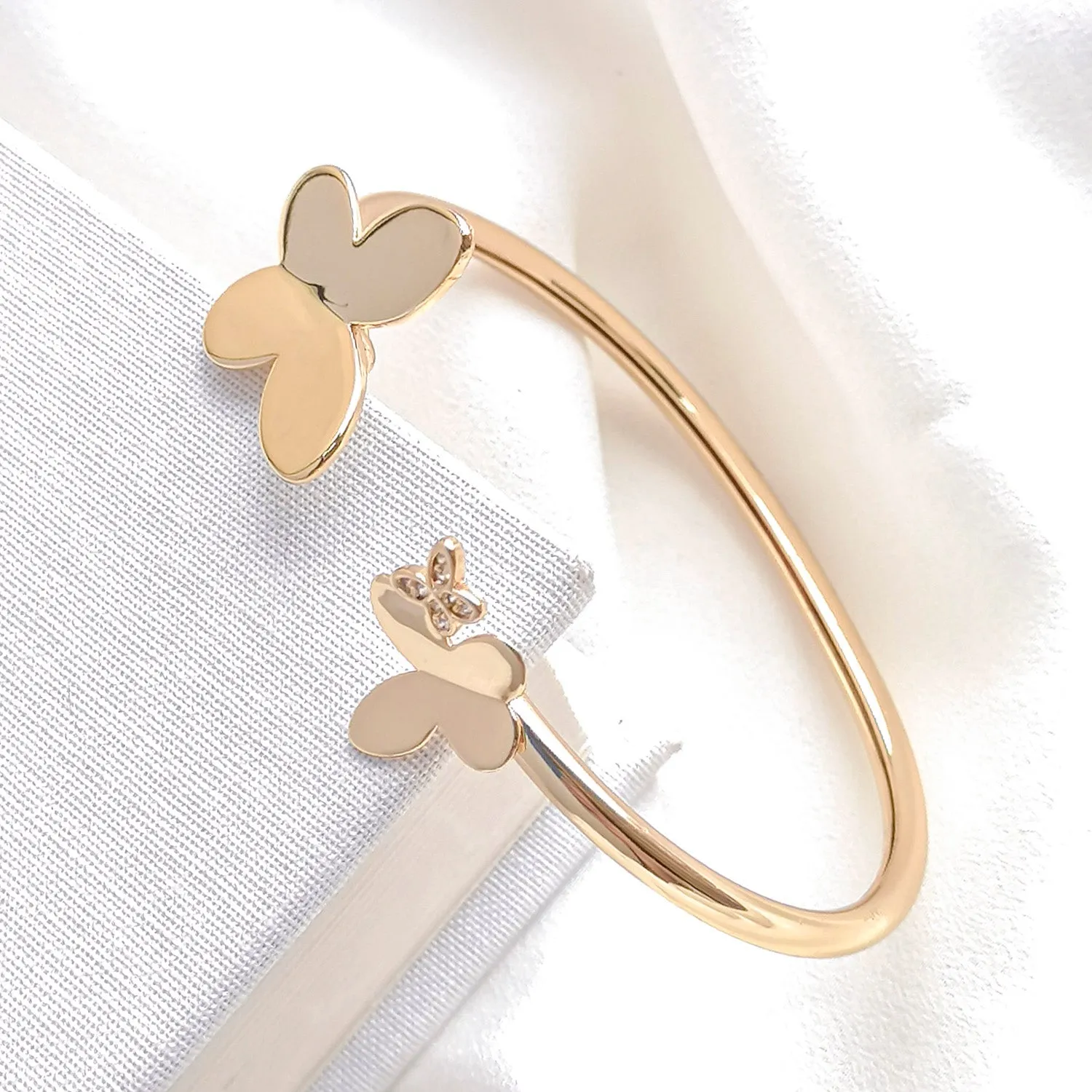 In a flutter flex cuff