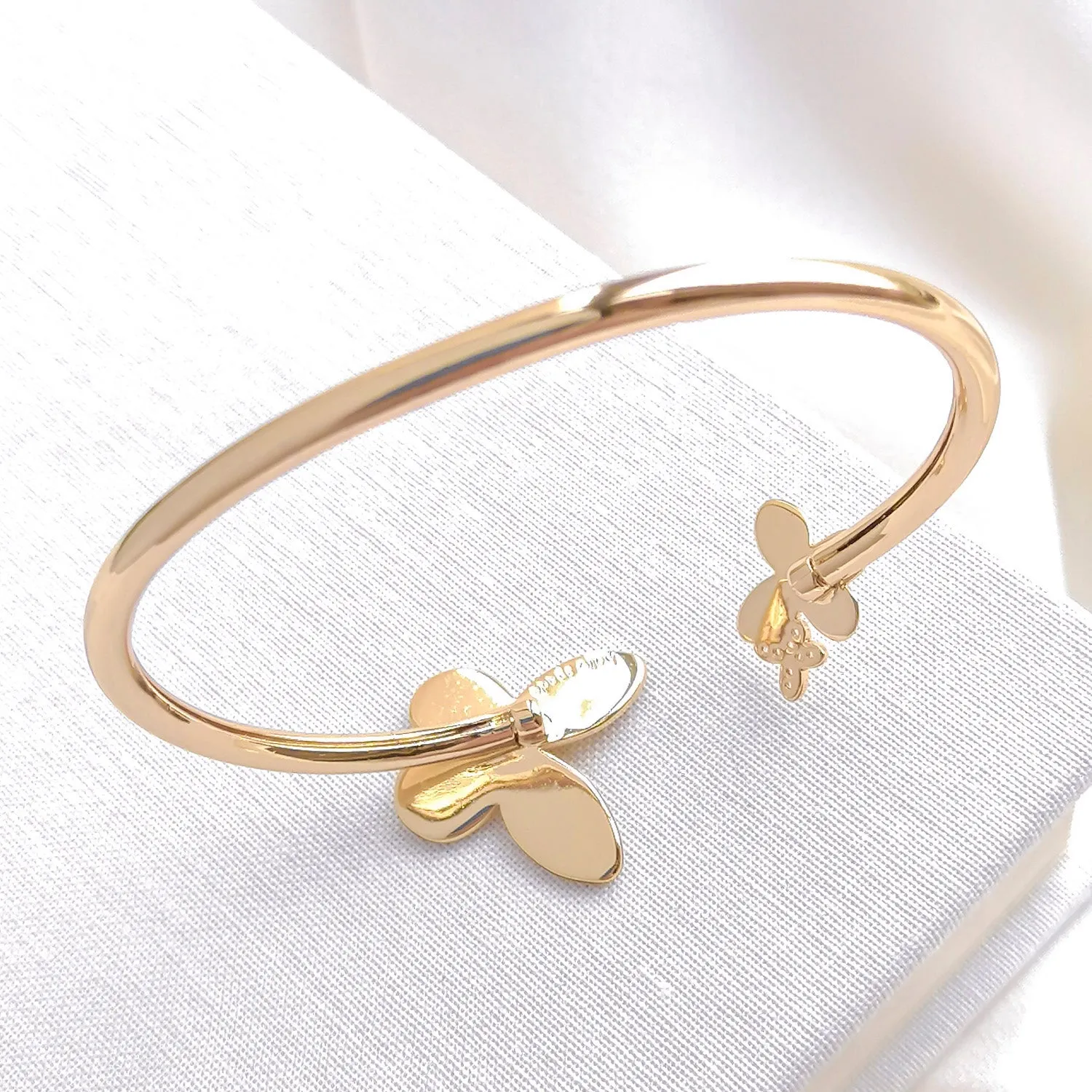 In a flutter flex cuff