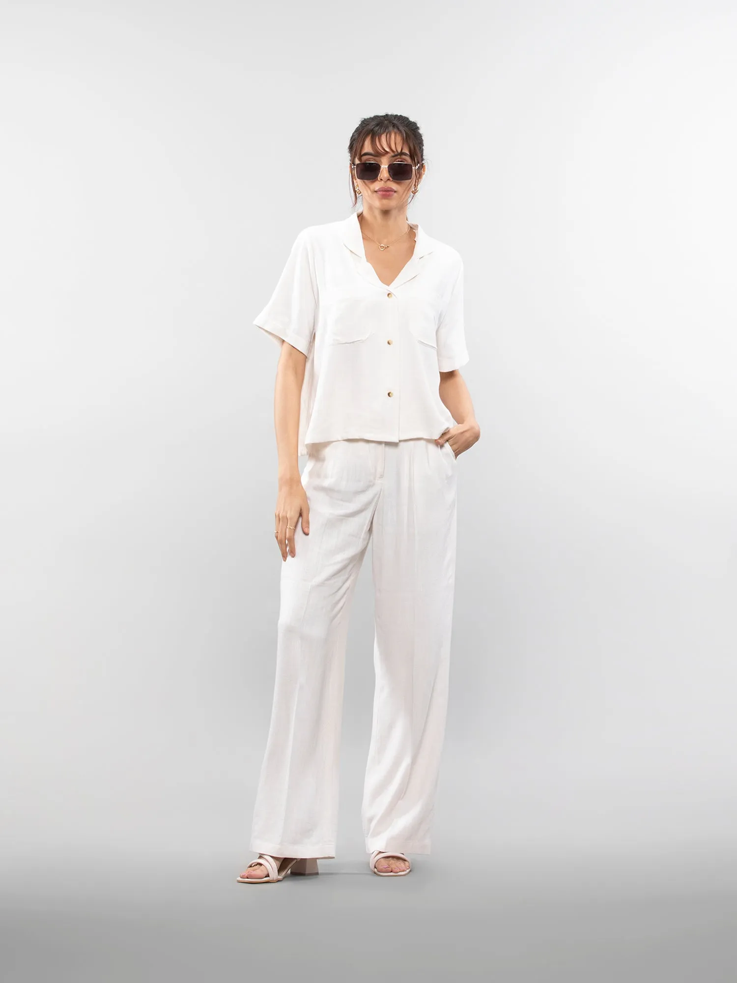Short-sleeve linen shirt