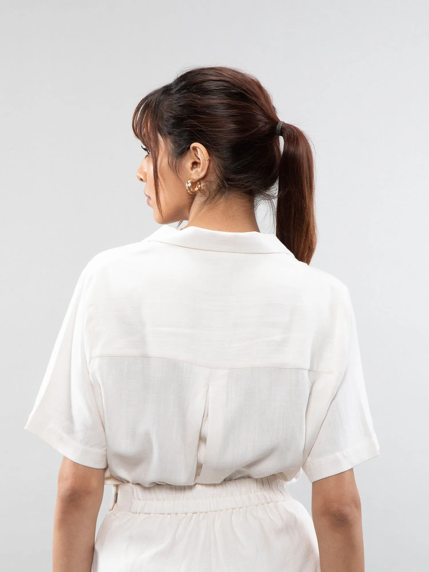 Short-sleeve linen shirt