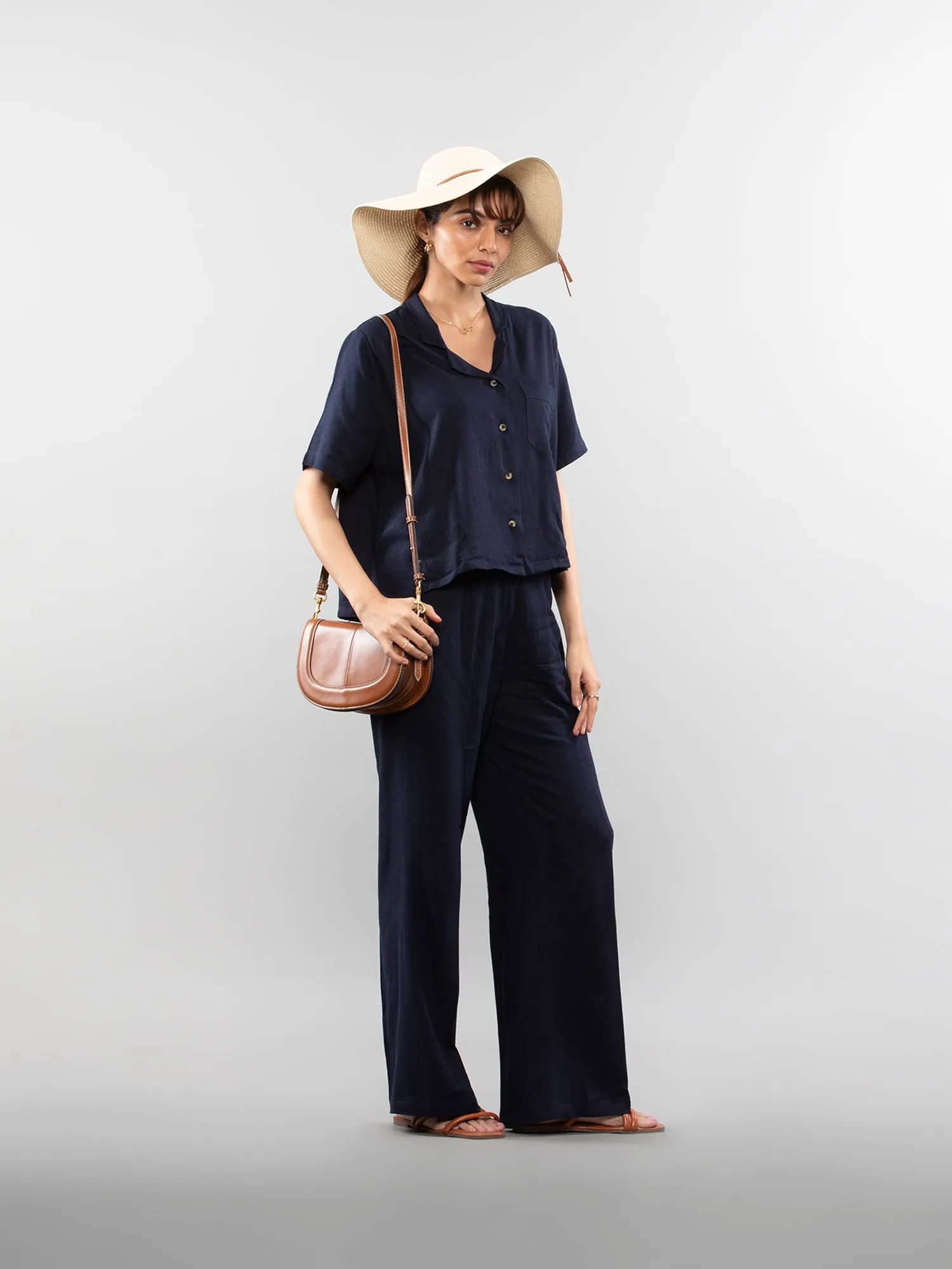 Short-sleeve linen shirt