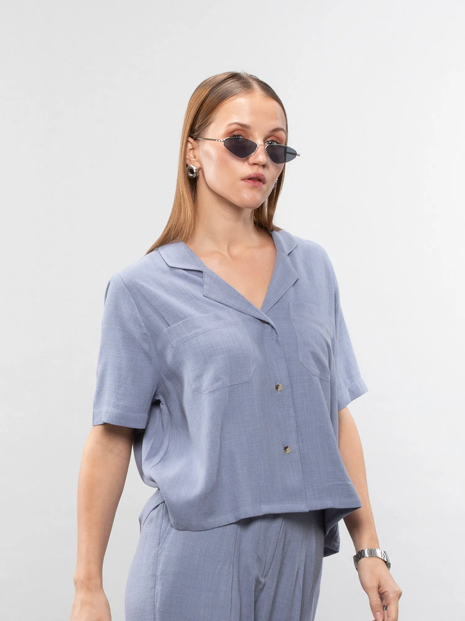 Short-sleeve linen shirt