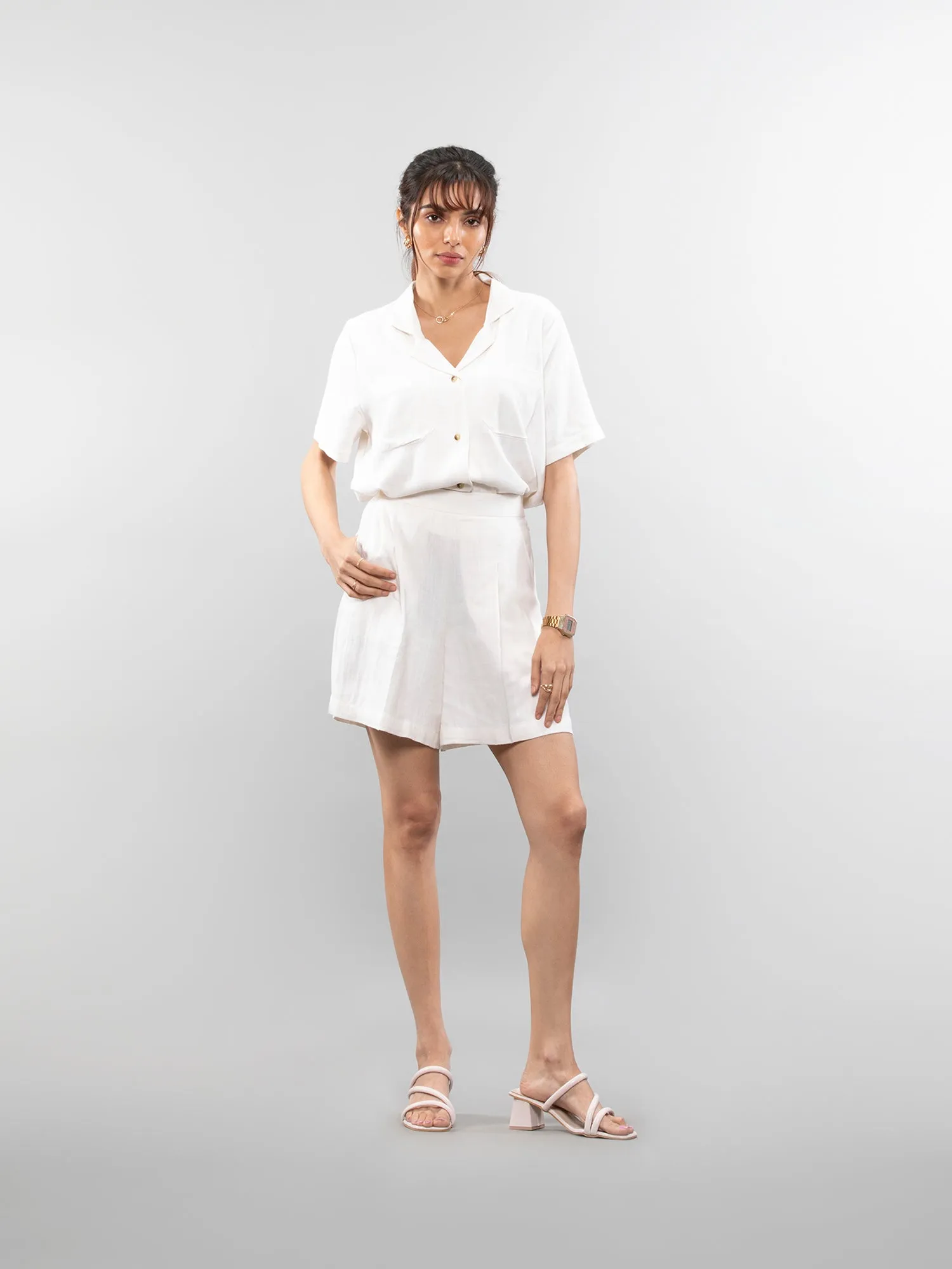 Short-sleeve linen shirt
