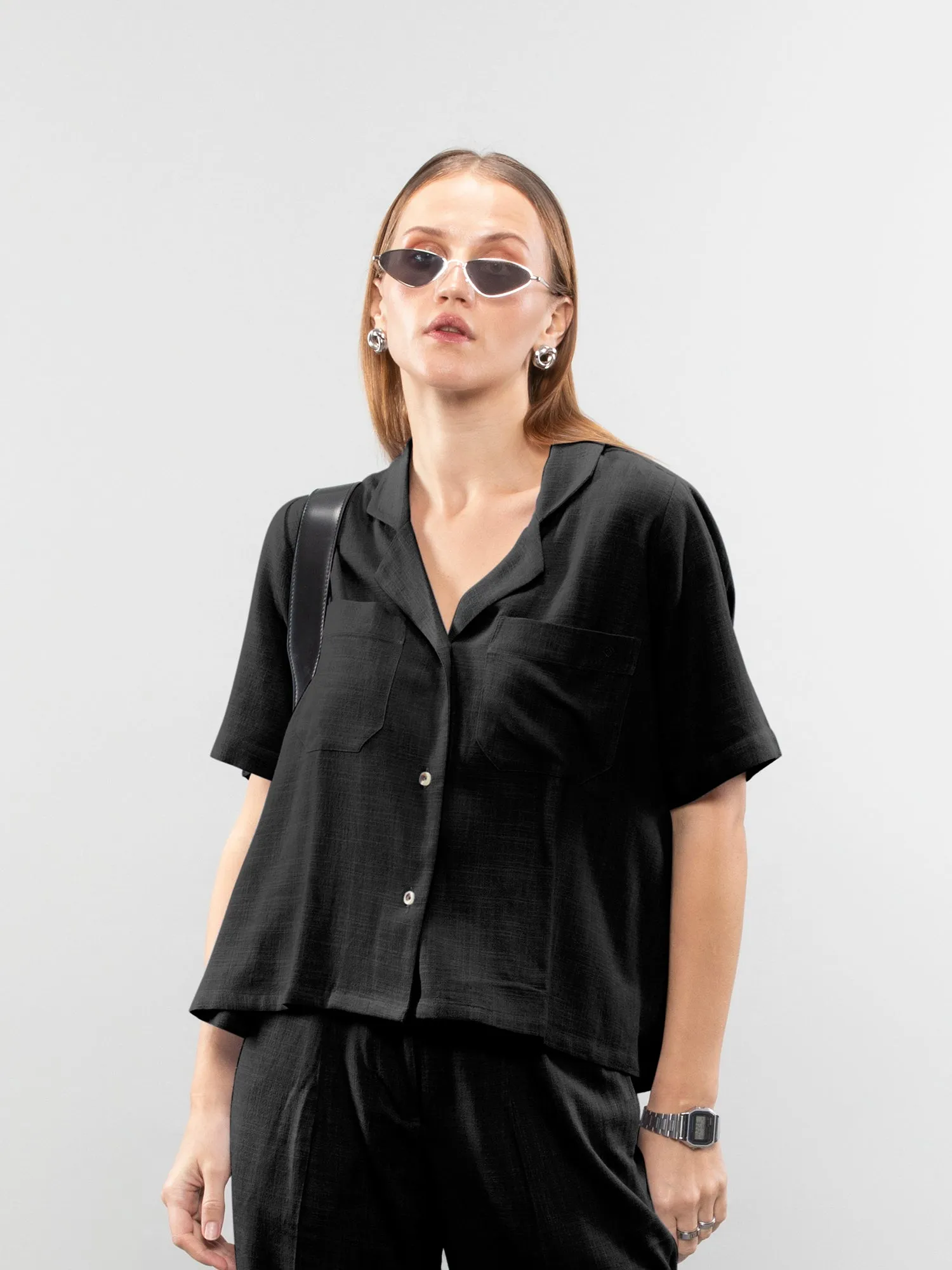 Short-sleeve linen shirt