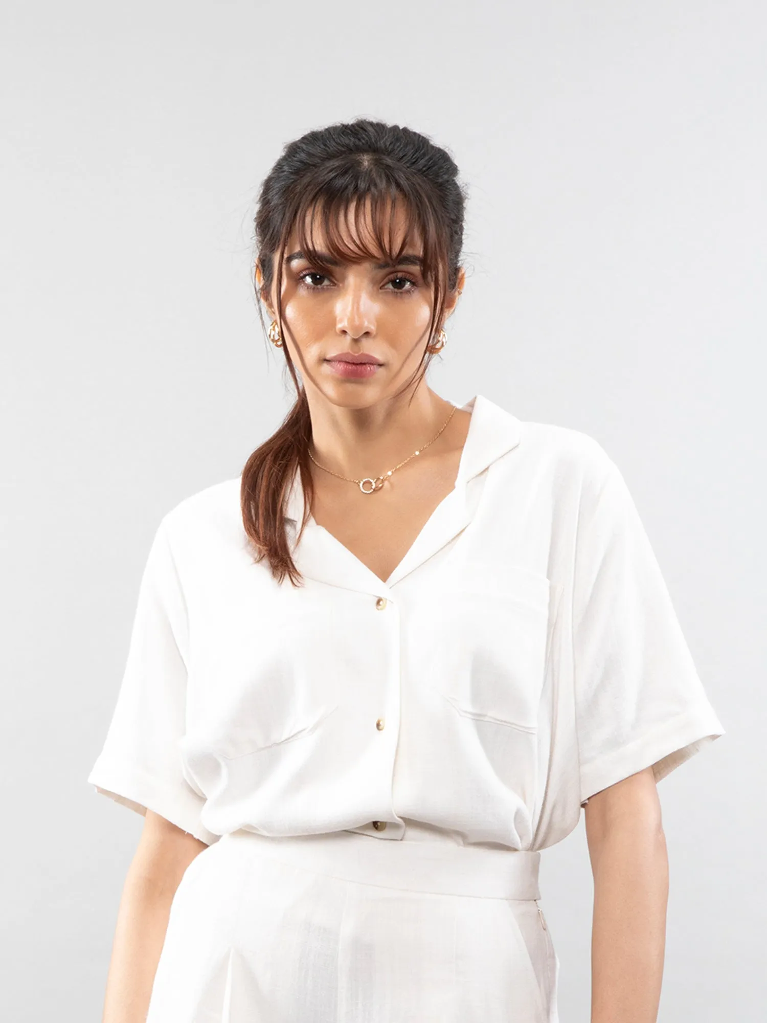 Short-sleeve linen shirt
