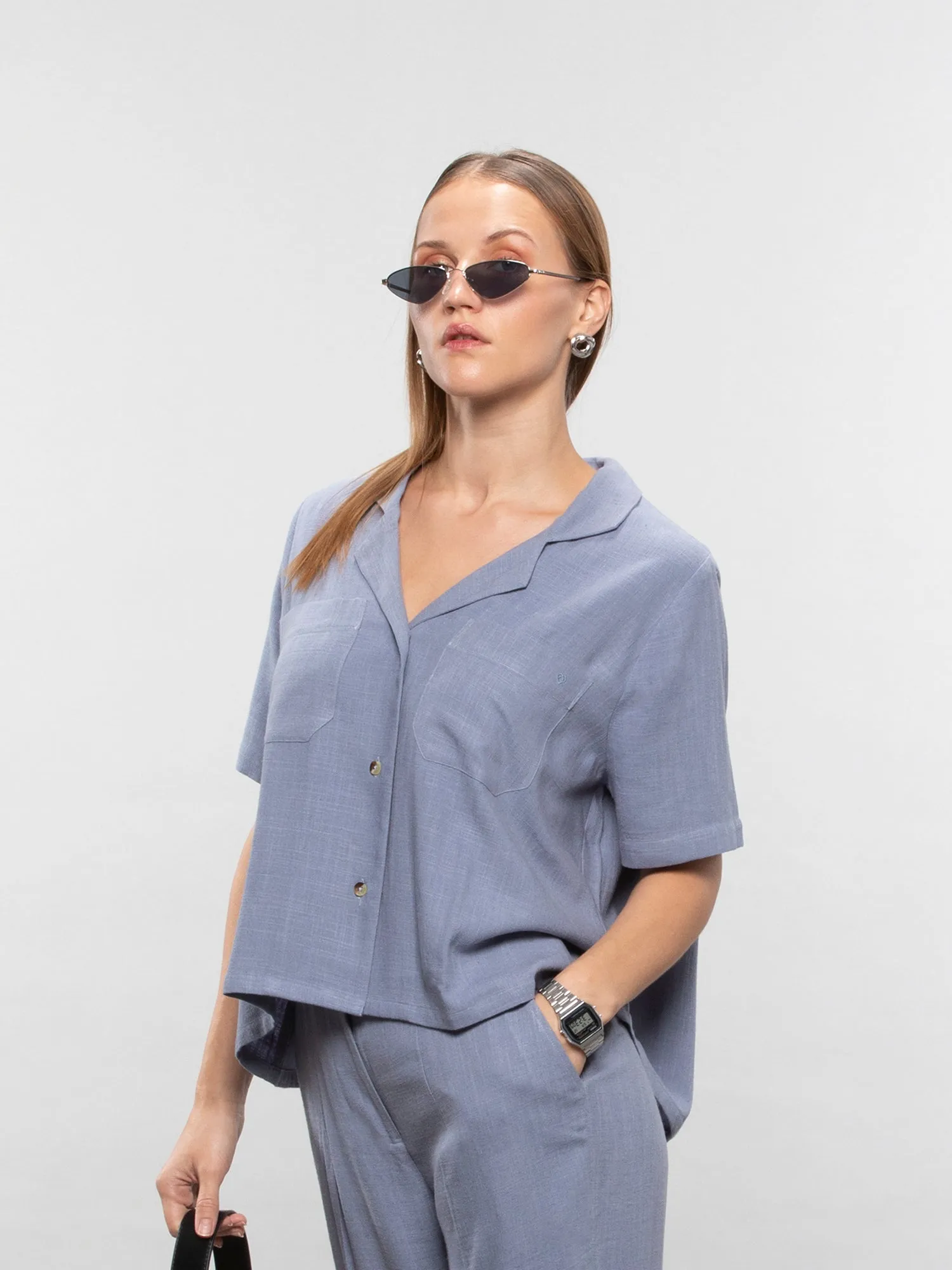 Short-sleeve linen shirt