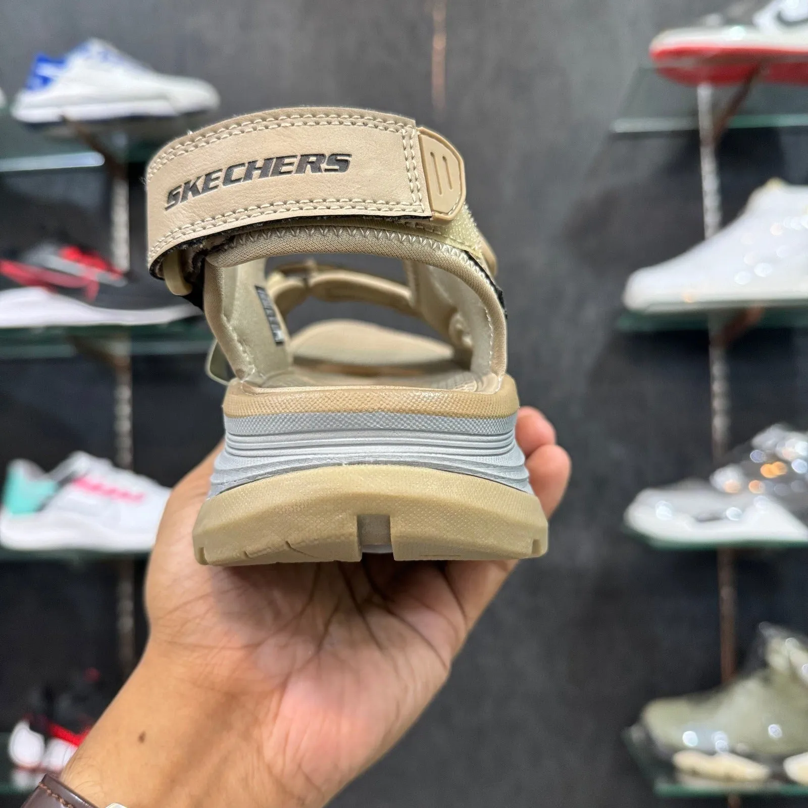 Sketchers Dlux’Trekker Sandal-Khaki-Leather