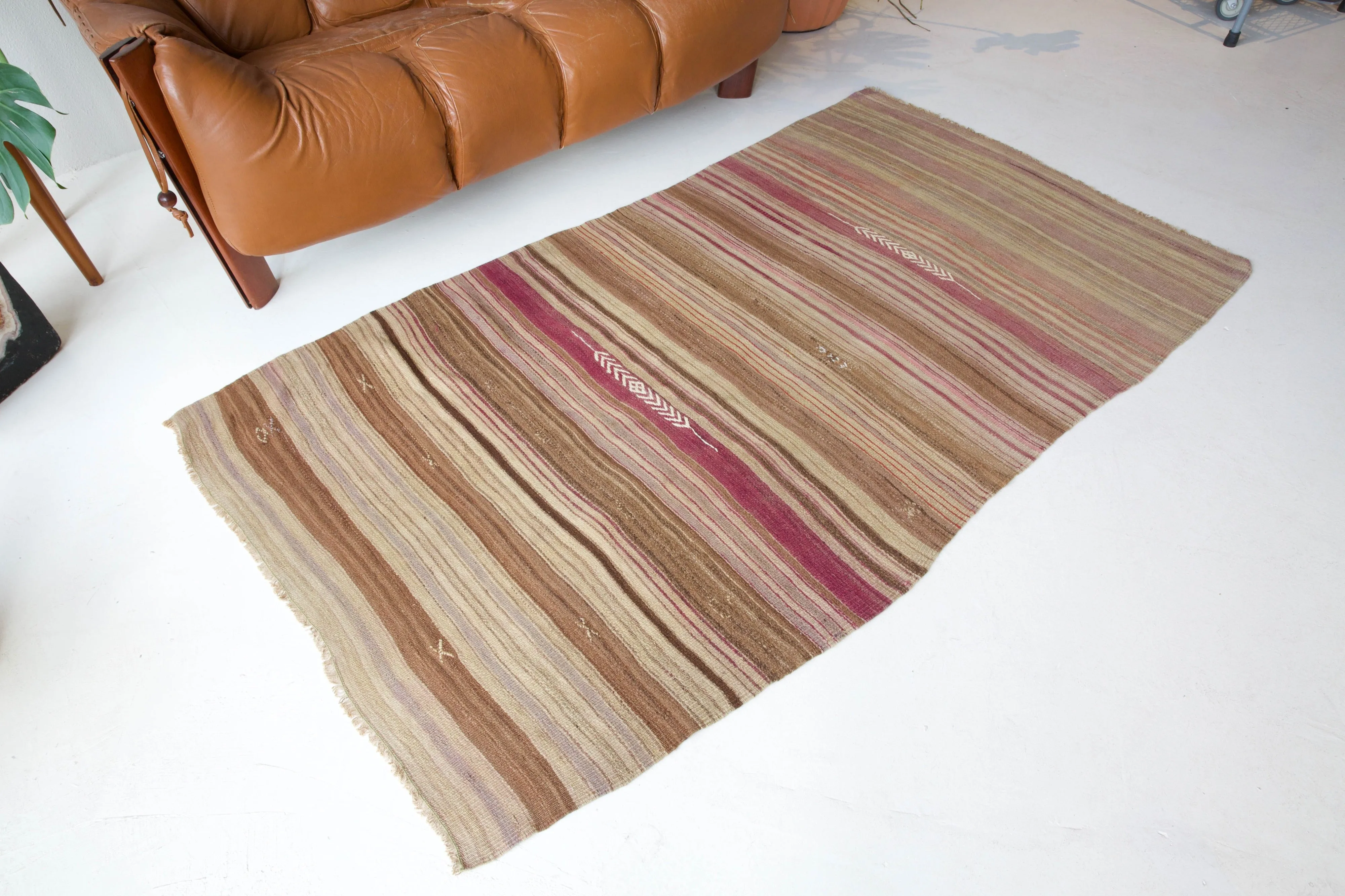Vintage Western Anatolian Kilim Rug 4'x7'